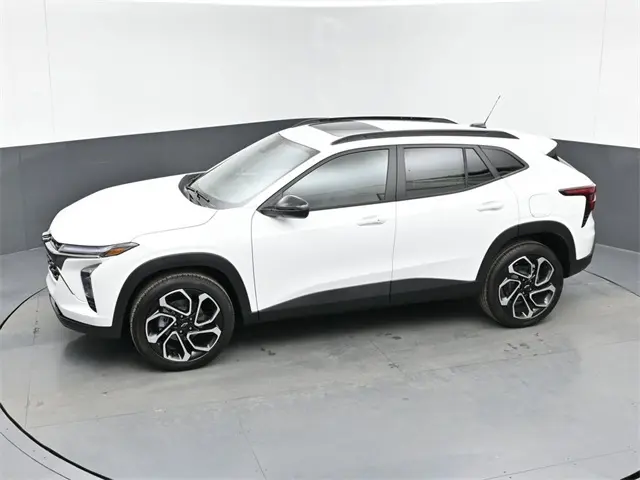 2026 Chevrolet Trax RS's photo