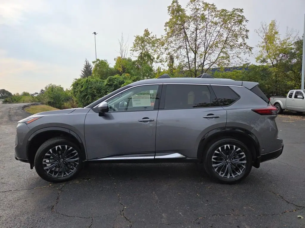 2026 Nissan Rogue Platinum photo 24