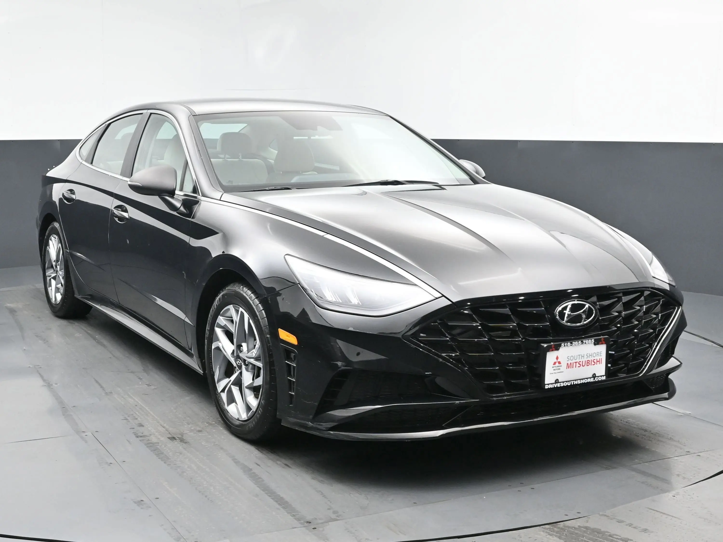 2023 Hyundai Sonata SEL photo 2