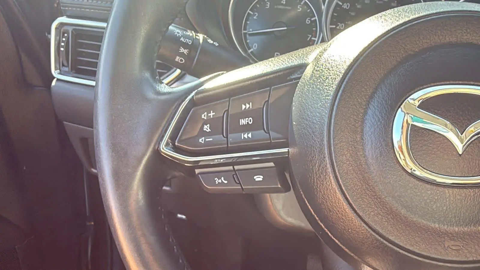 2022 Mazda CX-5 2.5 S Preferred photo 9
