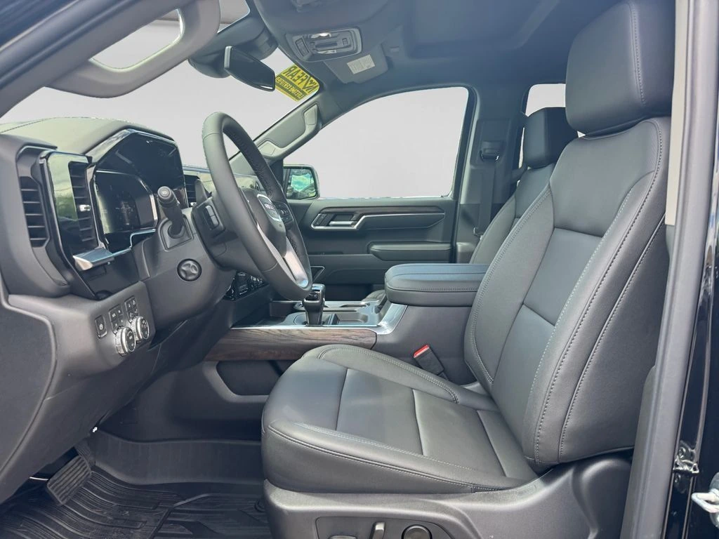 2026 GMC Sierra 1500 SLT - Photo 12