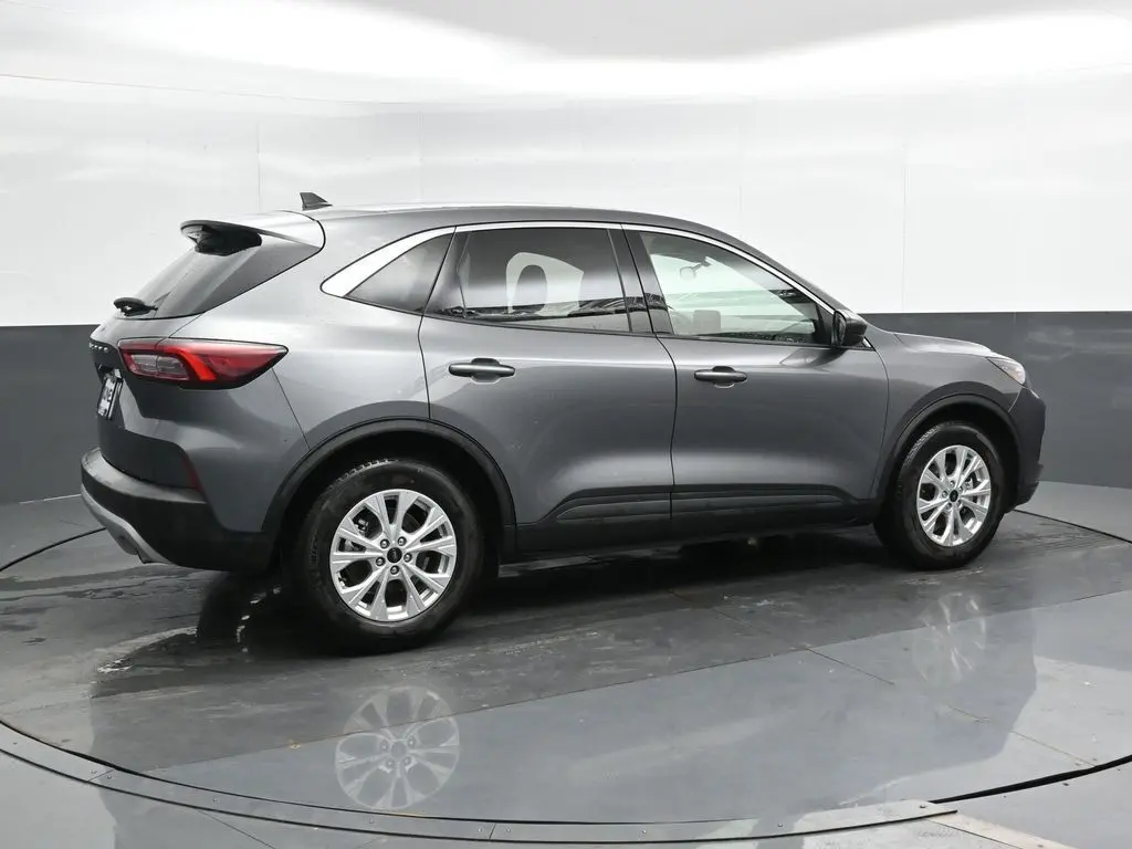 Used 2024 Ford Escape Active with VIN 1FMCU0GN3RUA89258 for sale in Sycamore, IL
