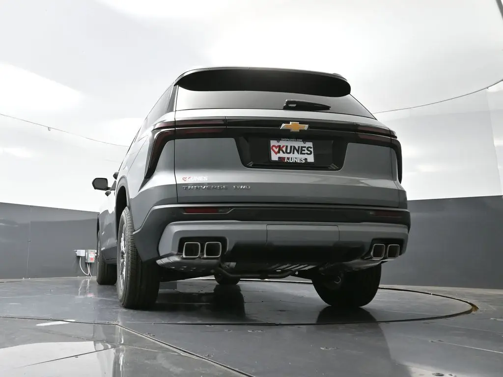 2026 Chevrolet Traverse 2LT photo 43