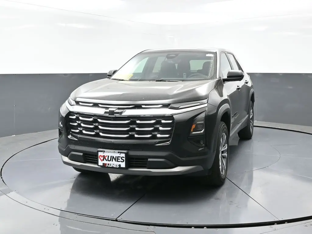 2026 Chevrolet Equinox LT photo 4
