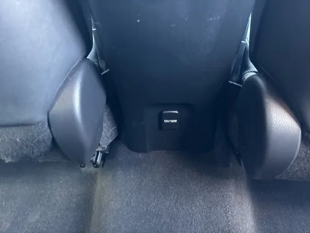 2017 Toyota Prius Four photo 14