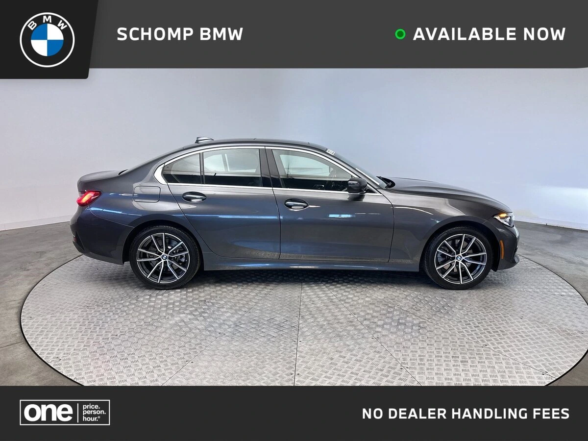 2020 BMW 3 Series 330i's photo