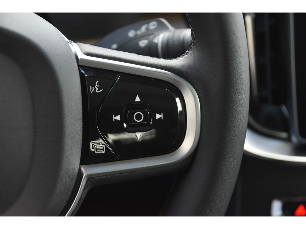 2026 Volvo - image 35