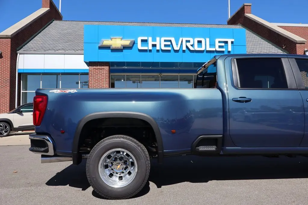 2026 Chevrolet Silverado LT photo 34
