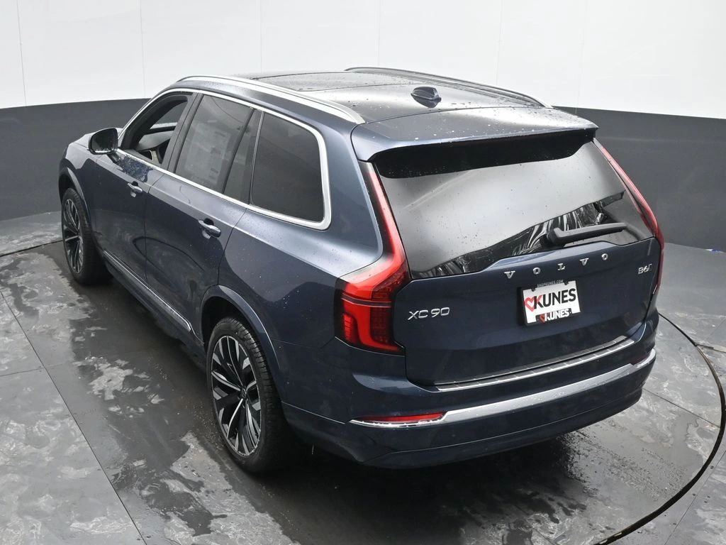2026 Volvo - image 36