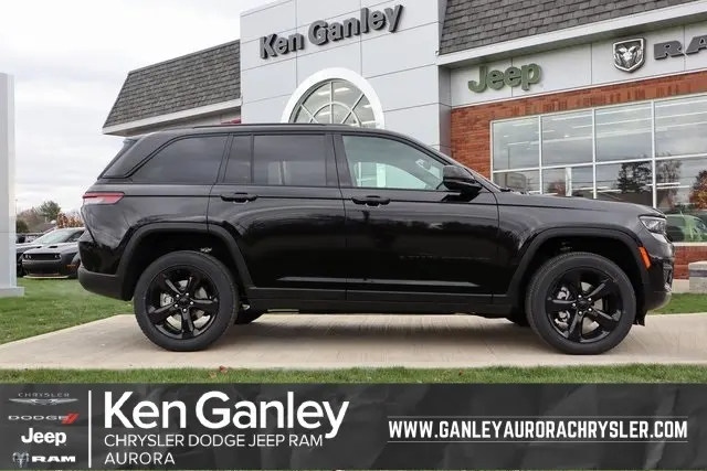 2025 Jeep Grand Cherokee Altitude's photo