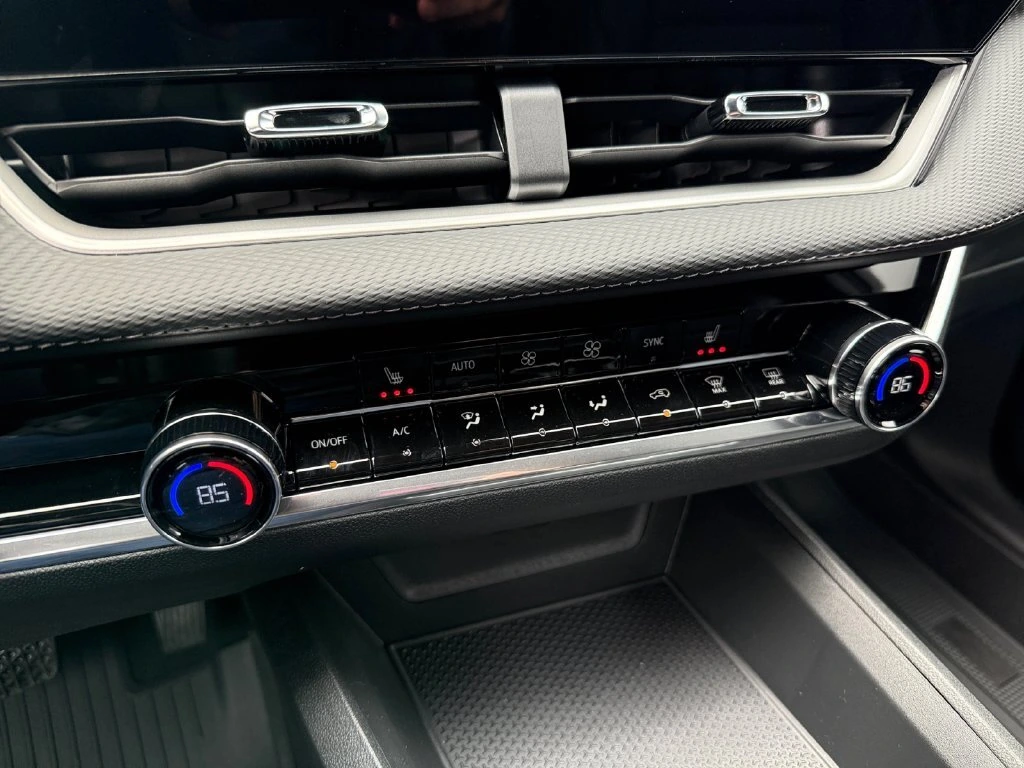 2027 Chevrolet Equinox LT - Photo 29