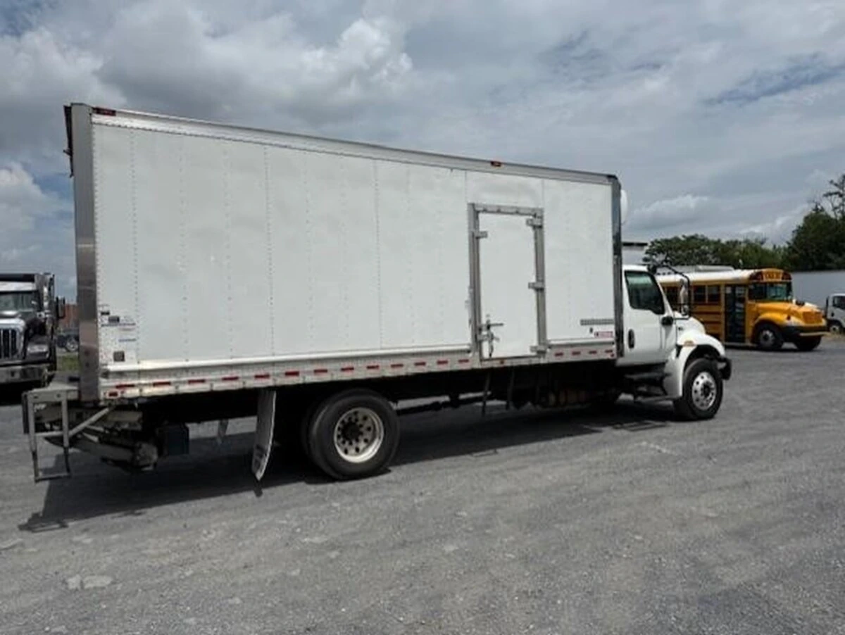 2020 International MV - image 5