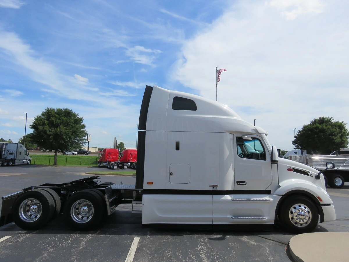 2024 Peterbilt 579 — photo 8