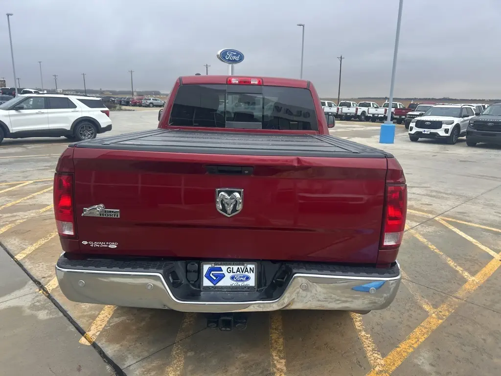 2014 Ram 1500 SLT photo 3