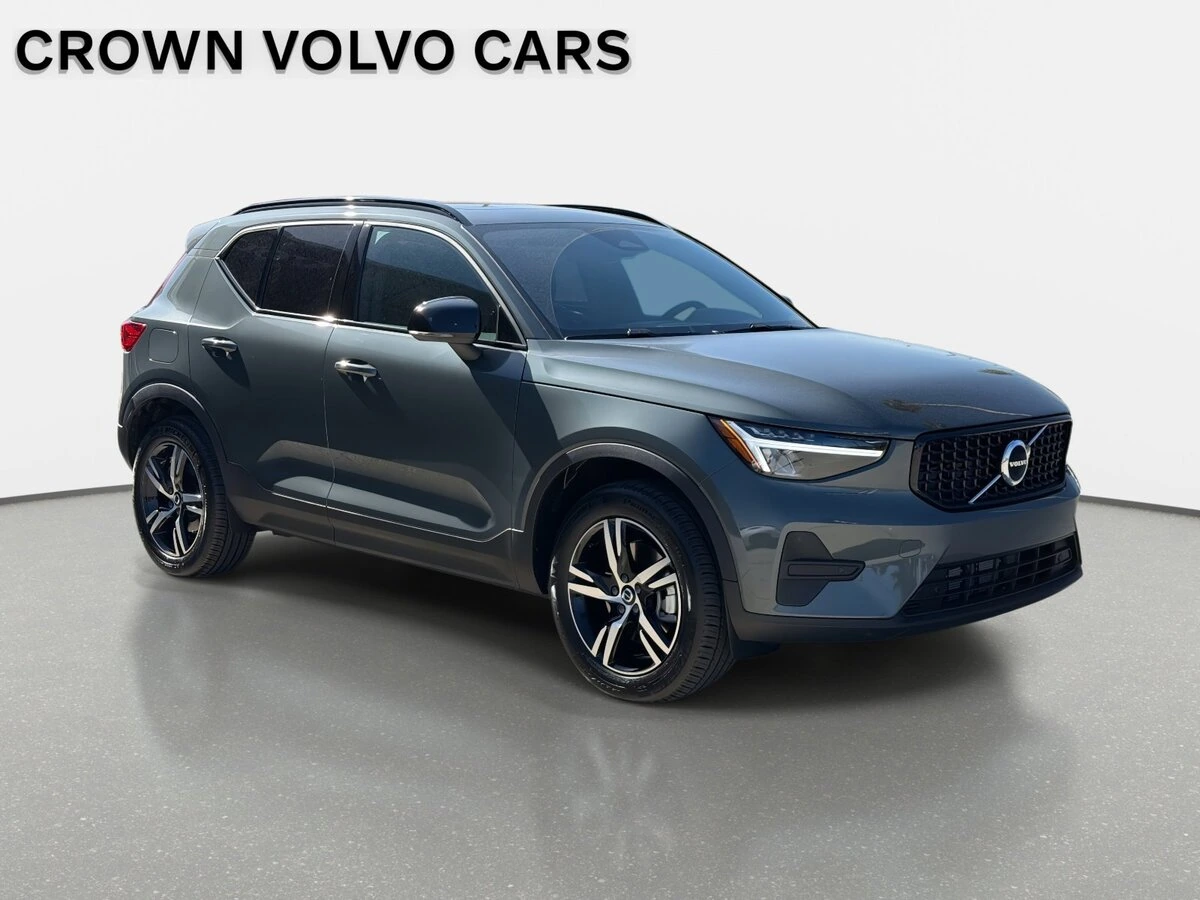 2026 Volvo - image 3