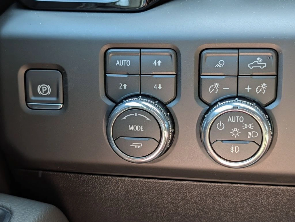 2026 GMC Sierra 3500HD Denali - Photo 42