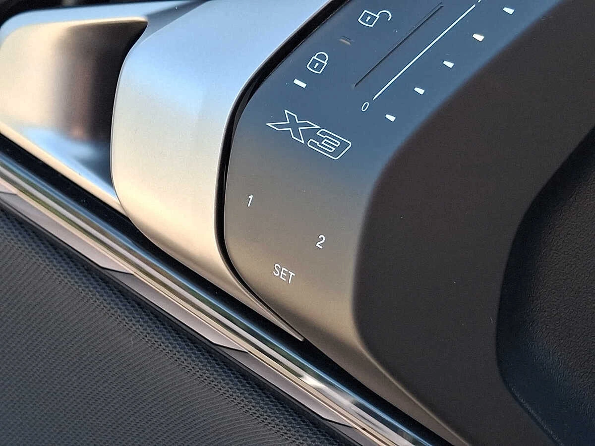 2026 BMW X3 30 - Photo 23