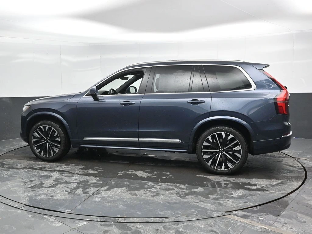 2026 Volvo - image 7