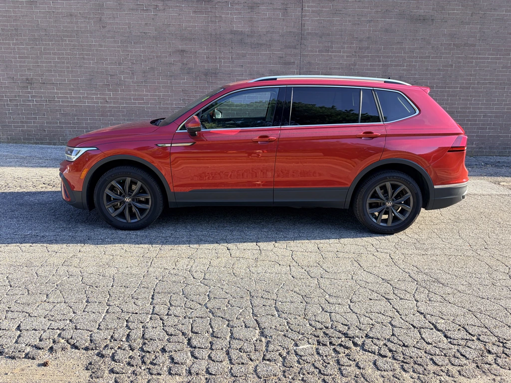 Used 2023 Volkswagen Tiguan SE with VIN 3VV3B7AX5PM063020 for sale in Kansas City