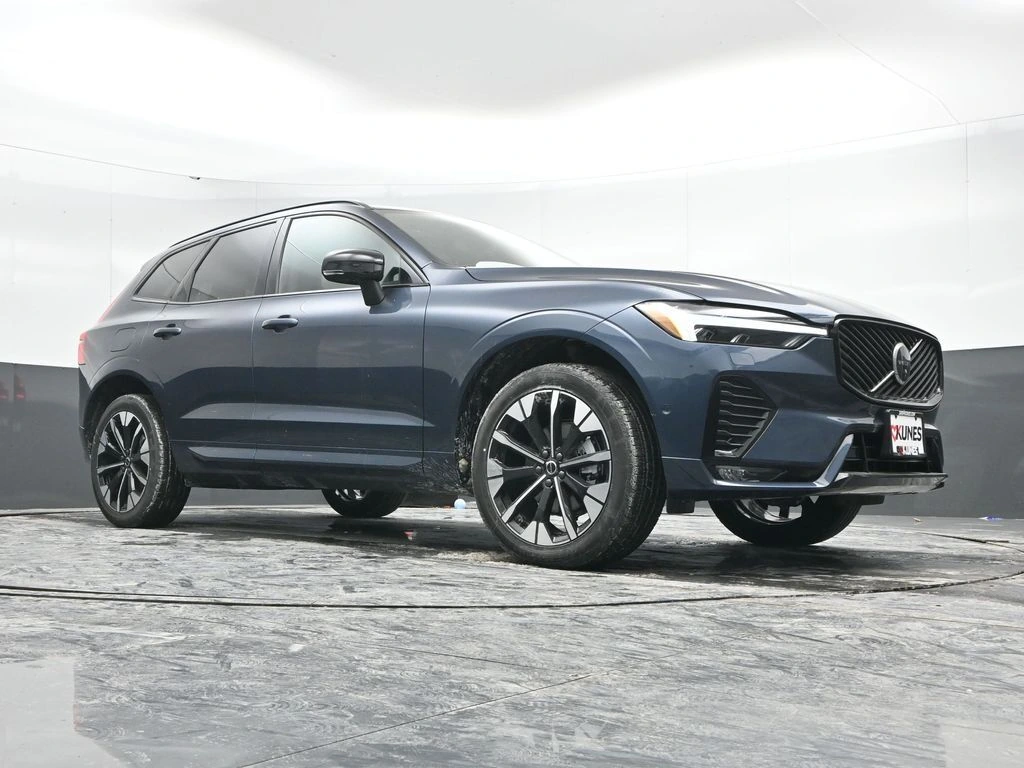 2026 Volvo - image 39