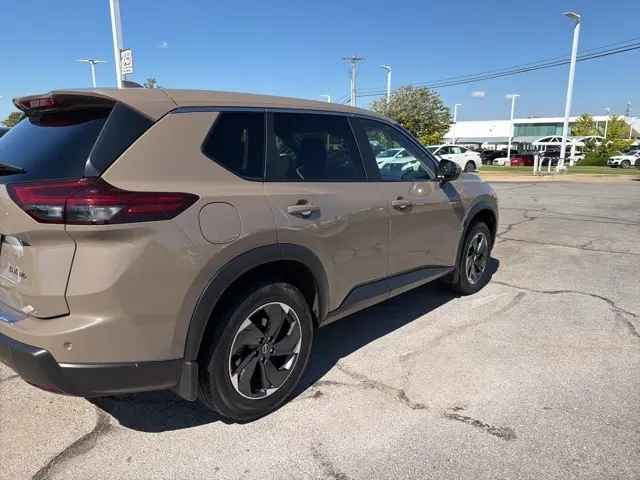 2024 Nissan Rogue SV photo 2