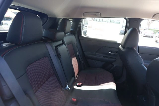 2026 Nissan KICKS SR - Photo 17