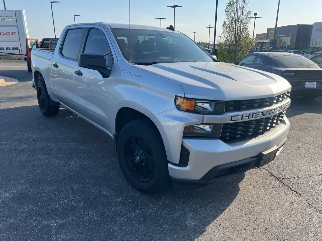 Used 2022 Chevrolet Silverado 1500 Limited Custom with VIN 3GCPWBEK6NG190456 for sale in Owasso, OK