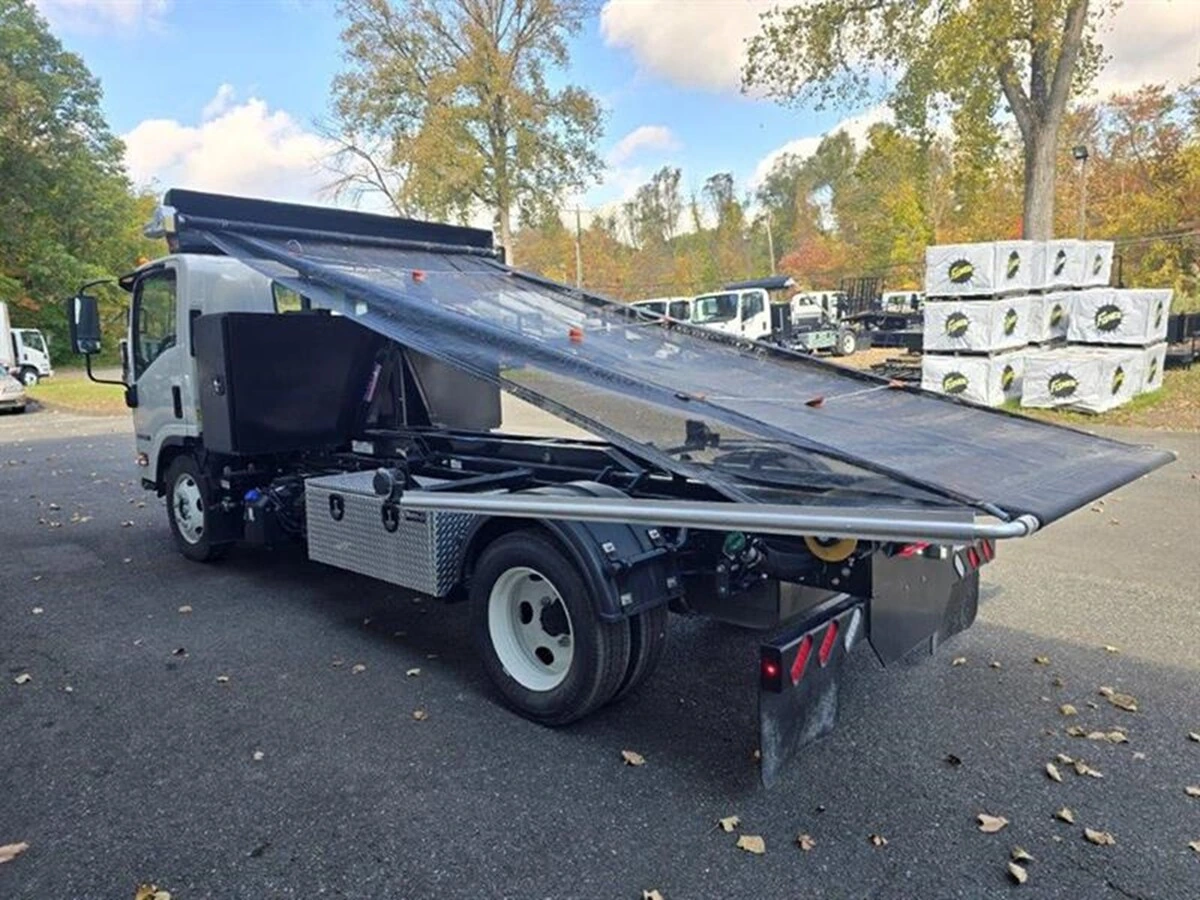 2024 Isuzu NRR - image 5