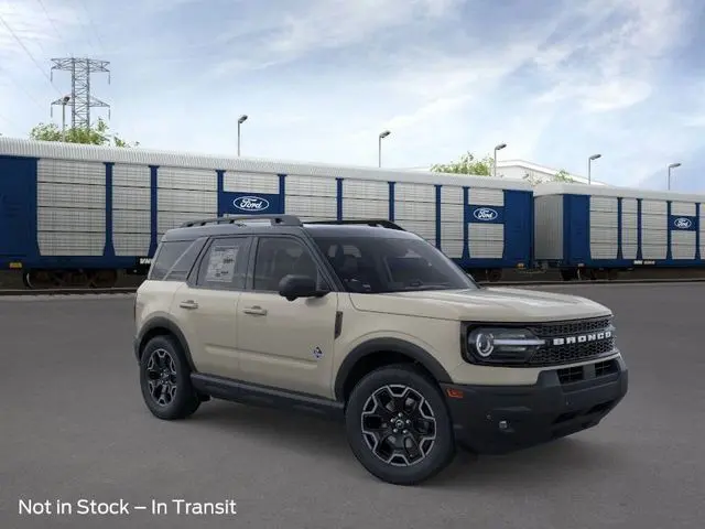 2025 Ford Bronco Sport Outer Banks's photo