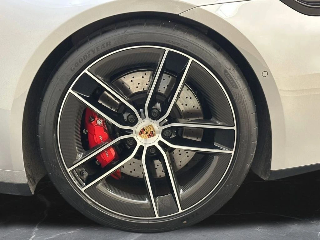 2025 Porsche 911 GTS - Photo 30