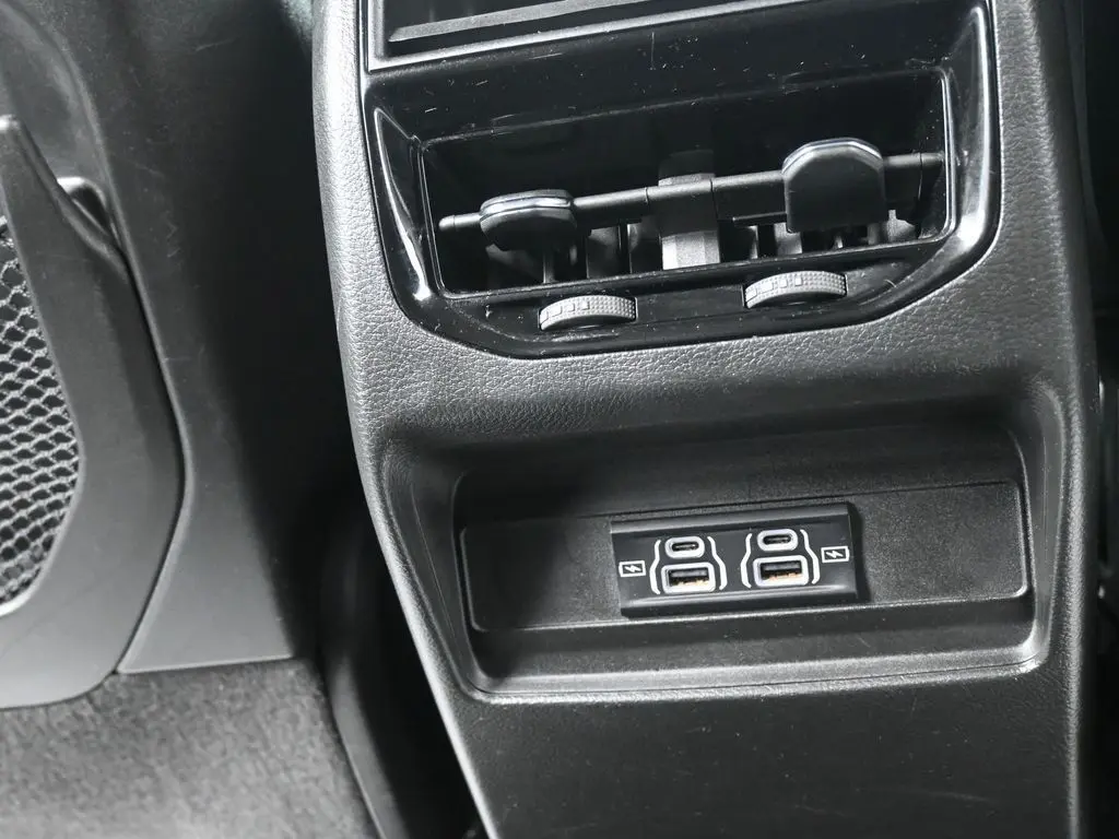 2023 Jeep Grand Cherokee Laredo photo 19