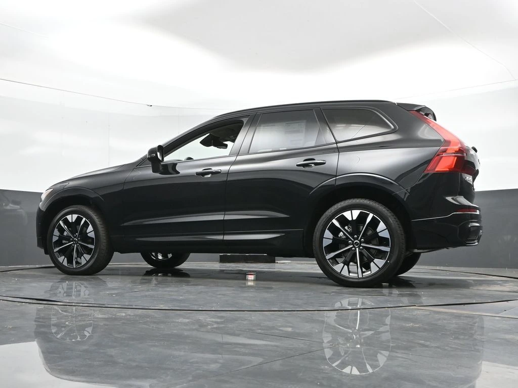 2026 Volvo XC60 Plus - Photo 45