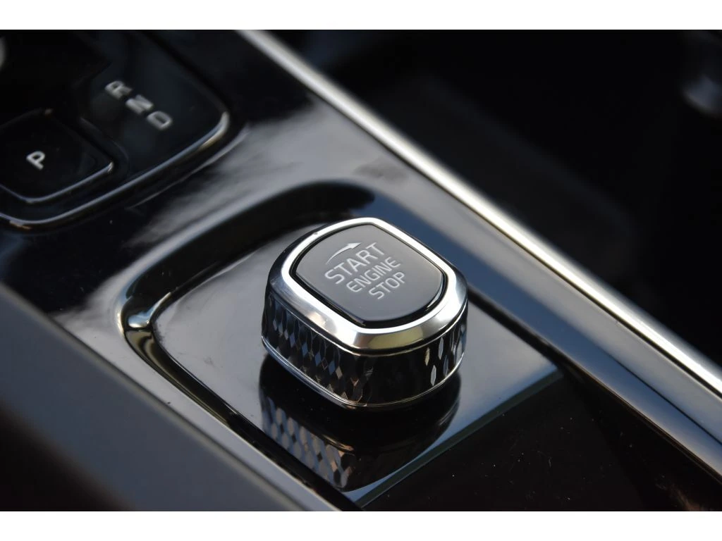 2023 Volvo - image 38