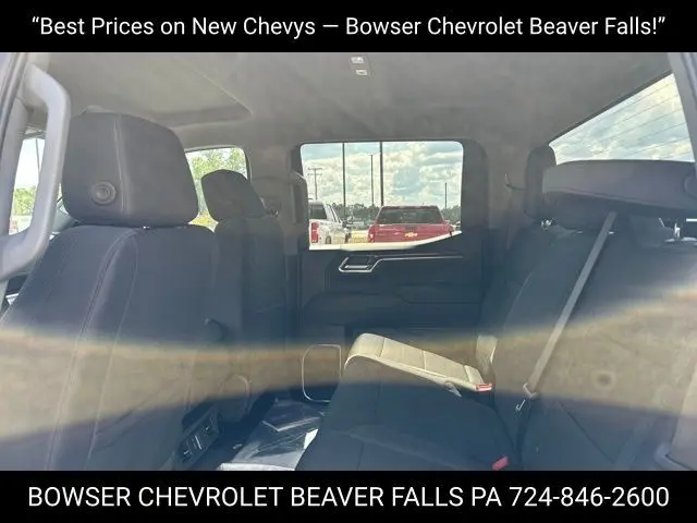 2025 Chevrolet Silverado 1500 LT photo 4
