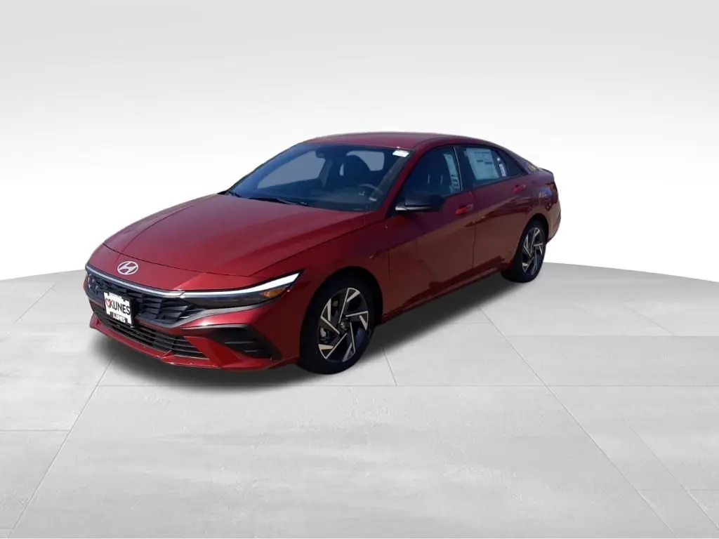 2025 Hyundai Elantra SEL Sport photo 3