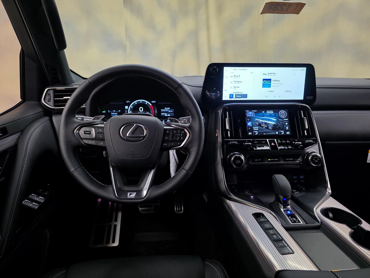 2026 Lexus LX 700h F-Sport - Photo 9