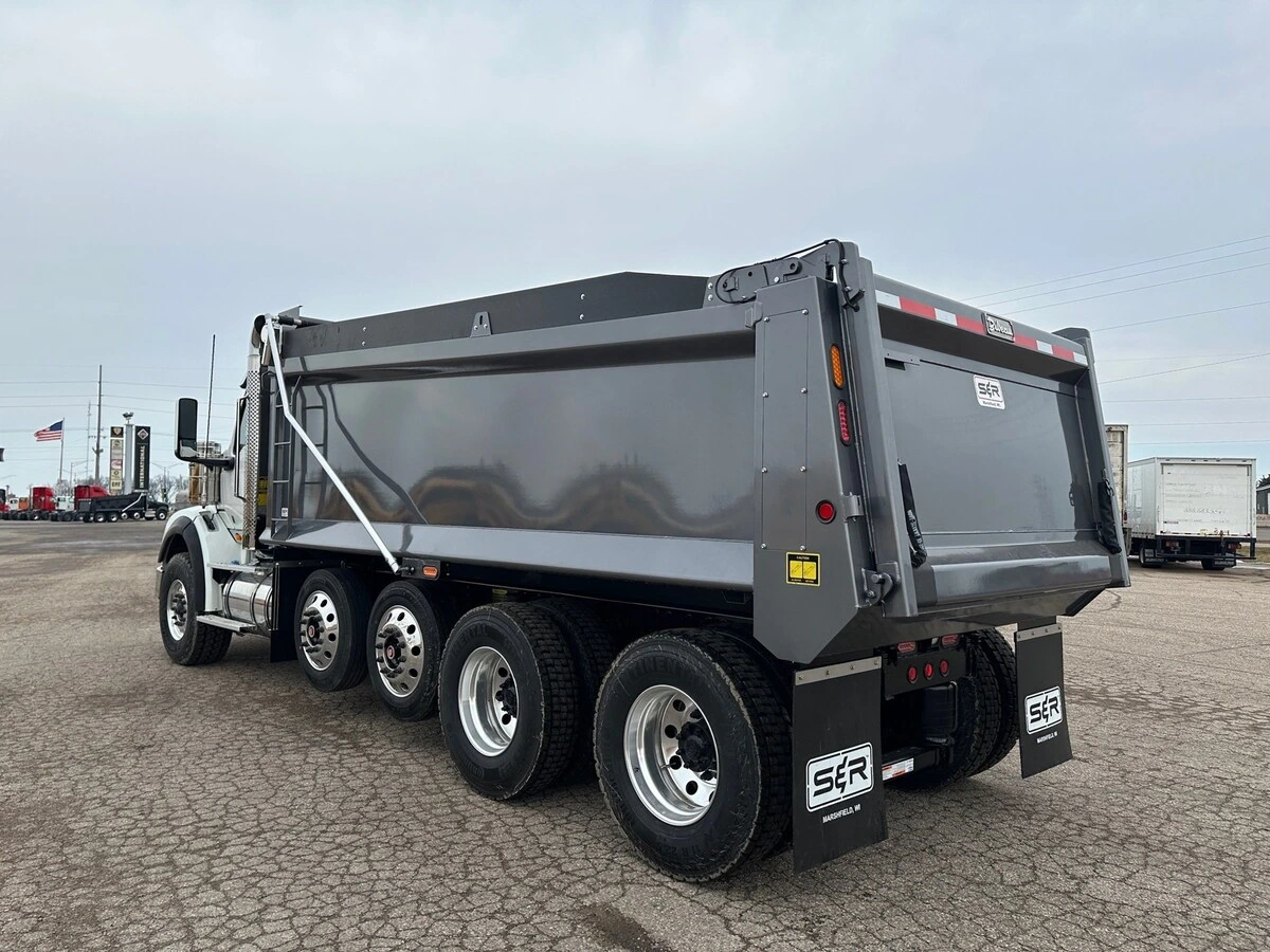 2025 International HX in Marshfield, WI — photo 3