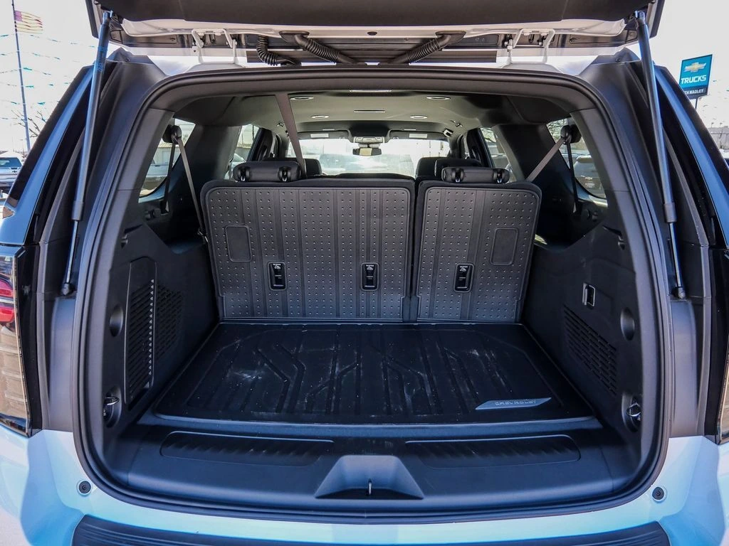 2026 Chevrolet Suburban LS - Photo 11