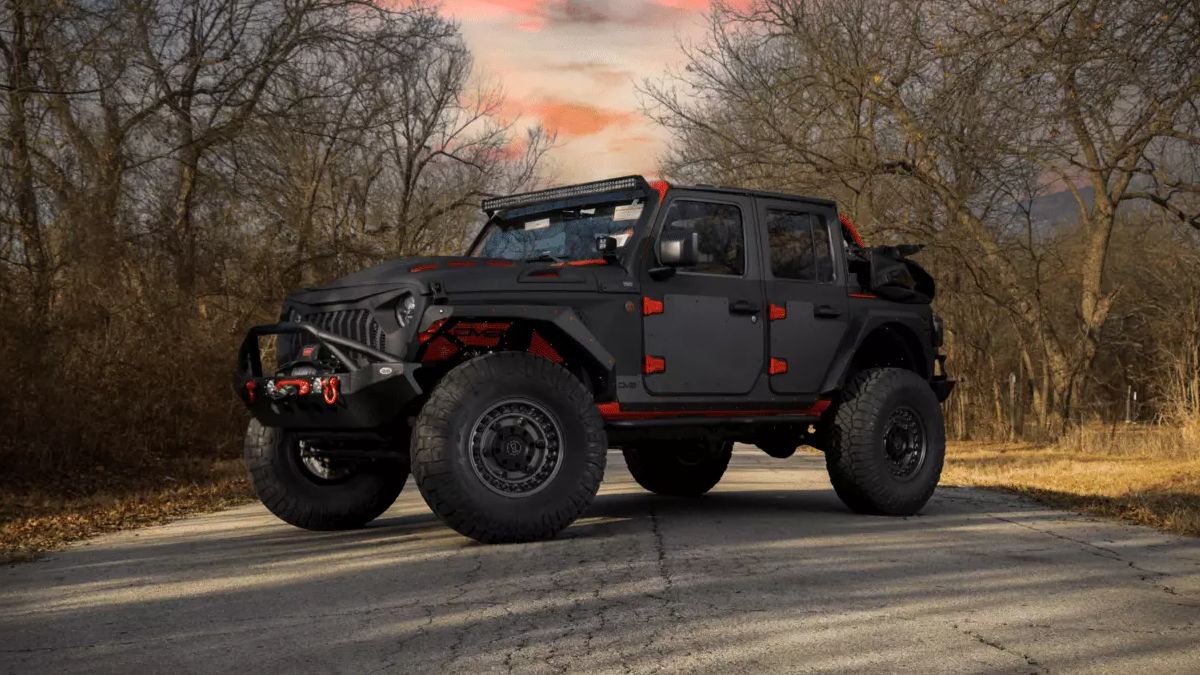 Custom Starwood Jeep Wrangler Exterior Driver Side Front Profile