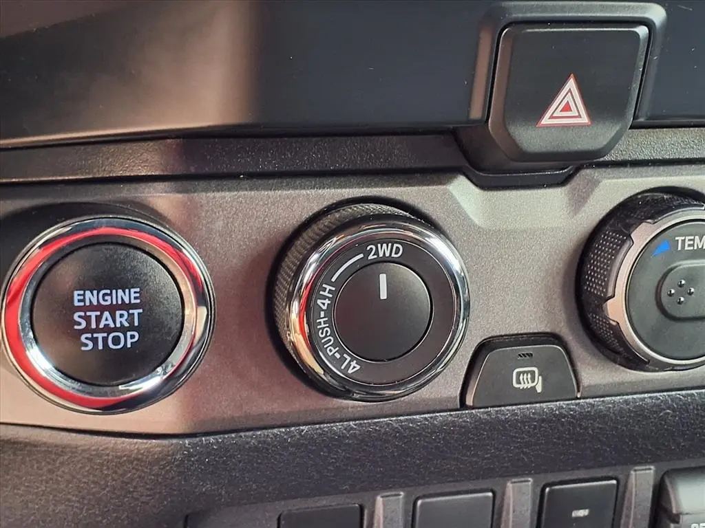 2021 Toyota Tacoma SR5 photo 26