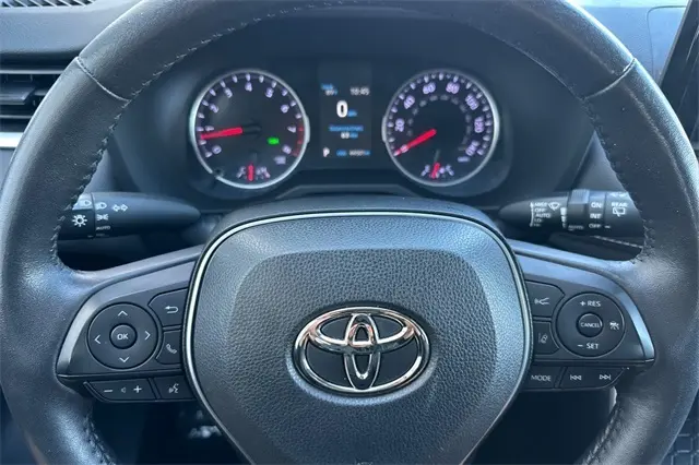 2022 Toyota RAV4 XLE photo 17