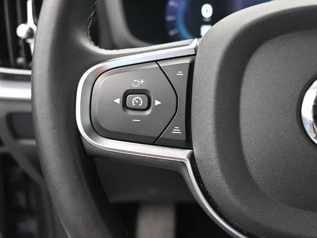 2024 Volvo S60 B5 Core photo 21