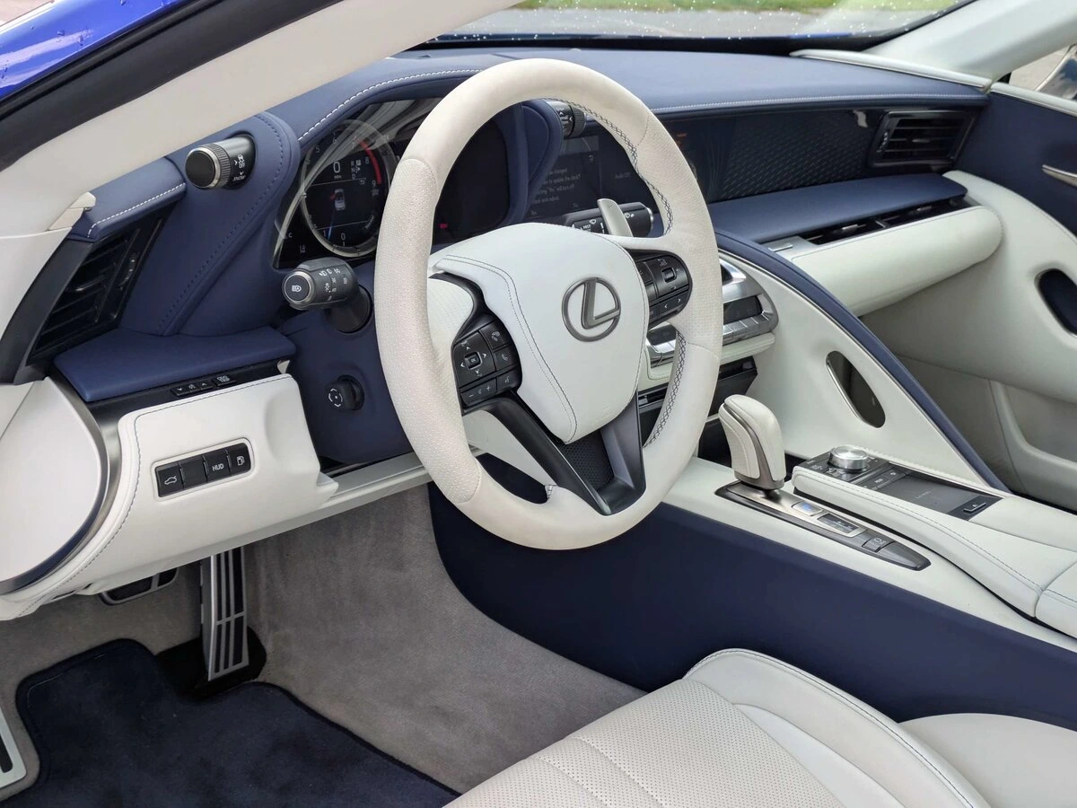 2021 Lexus LC 500 - Photo 31