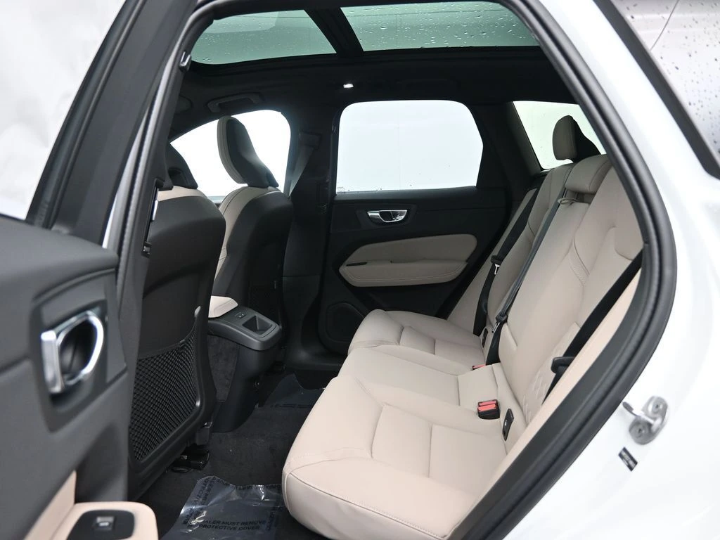 2026 Volvo - image 24