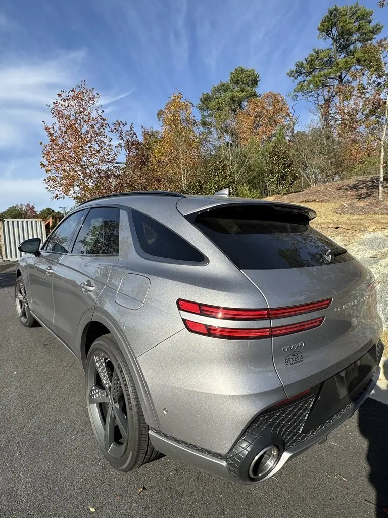 2023 Genesis GV70 3.5T Sport Prestige photo 4