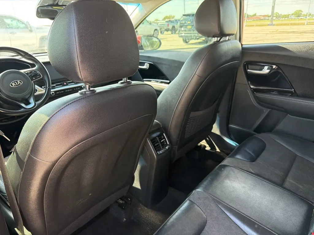 2020 Kia Niro Touring photo 10