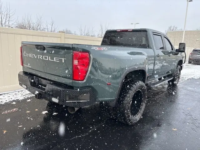 2025 Chevrolet Silverado 3500HD LT photo 3