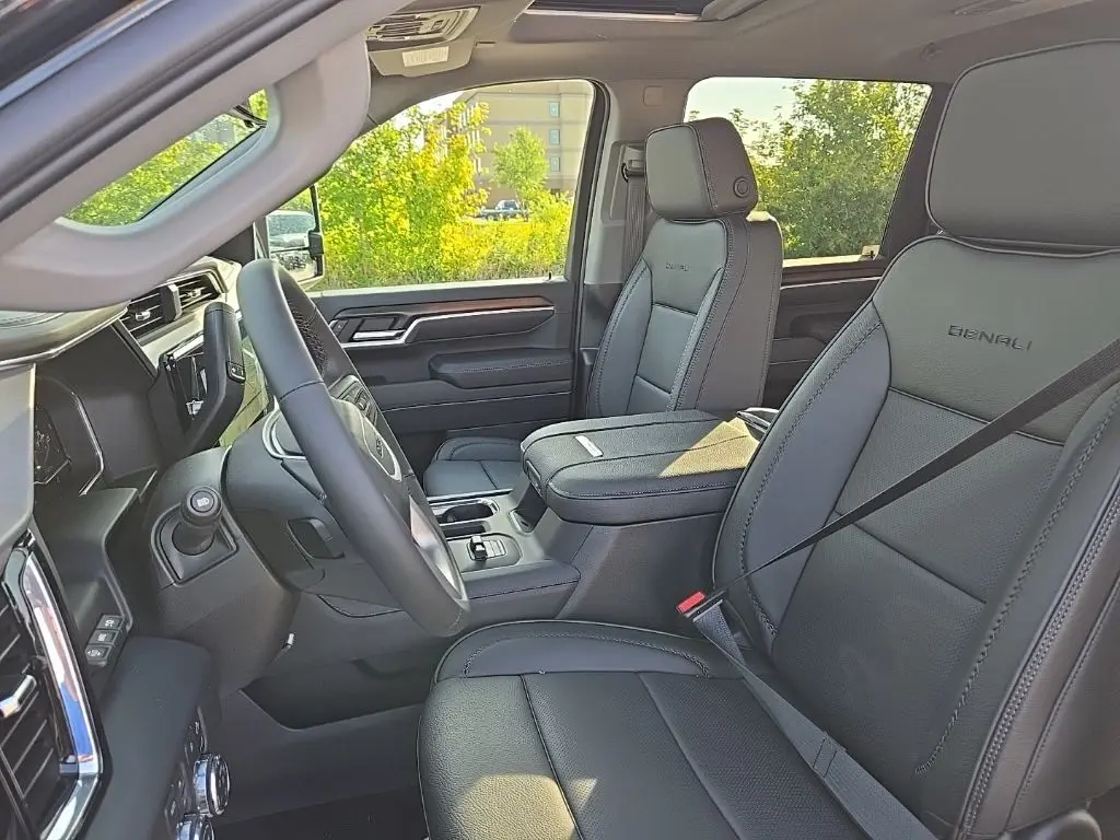 2025 Gmc Sierra HD Denali photo 25