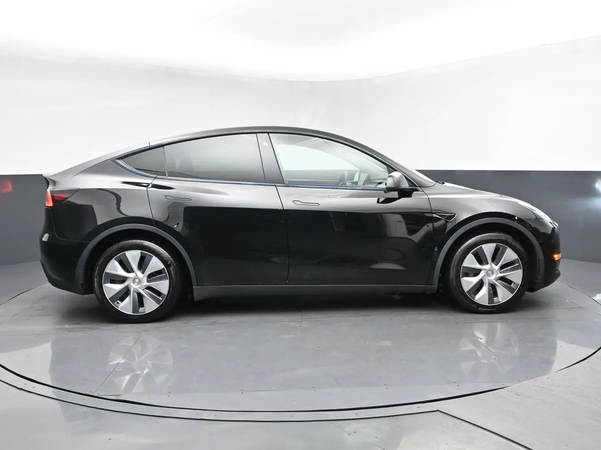 2021 Tesla Model Y Long Range photo 3