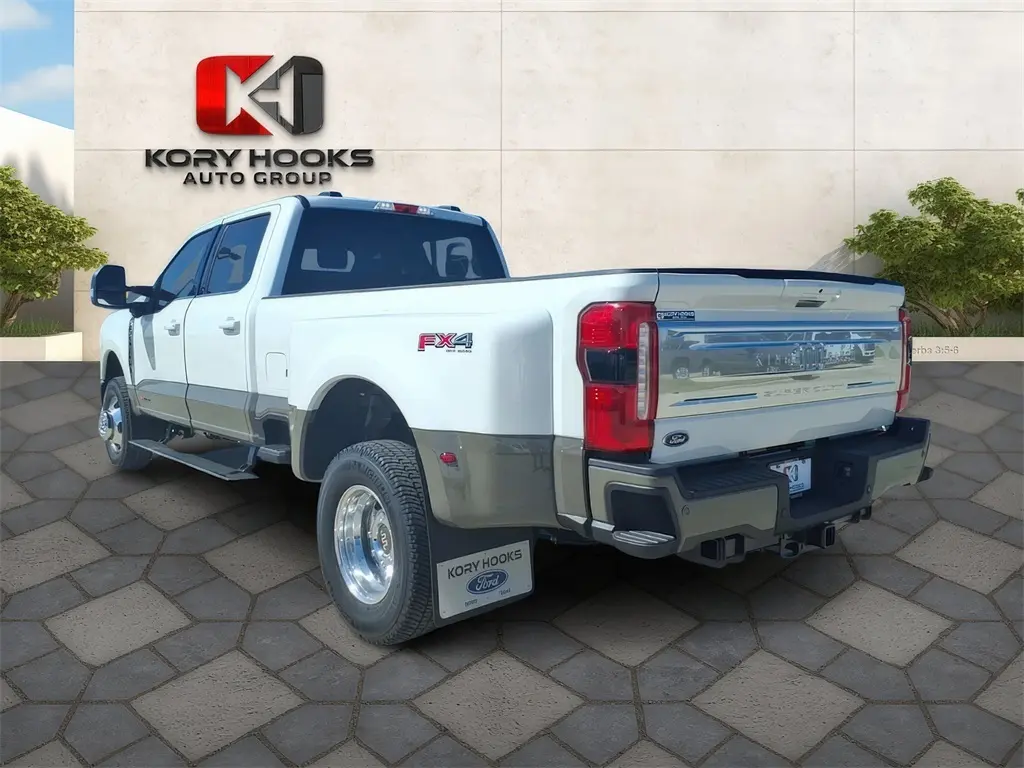 2026 Ford F-350 King Ranch photo 2